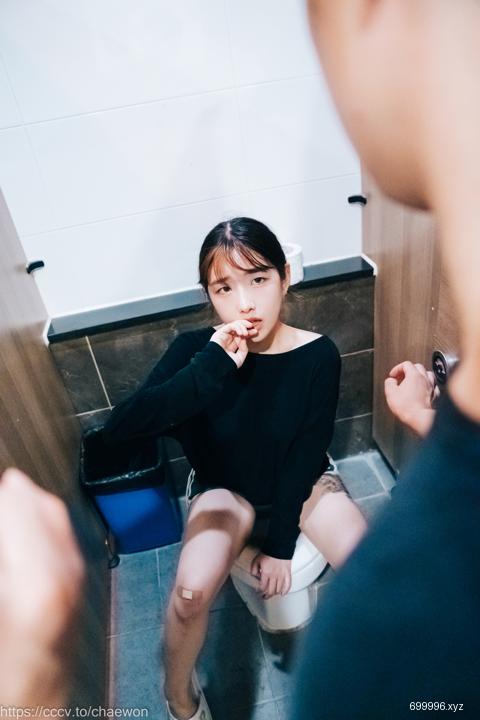  SonSon (손손) - Public Toilet - part 01